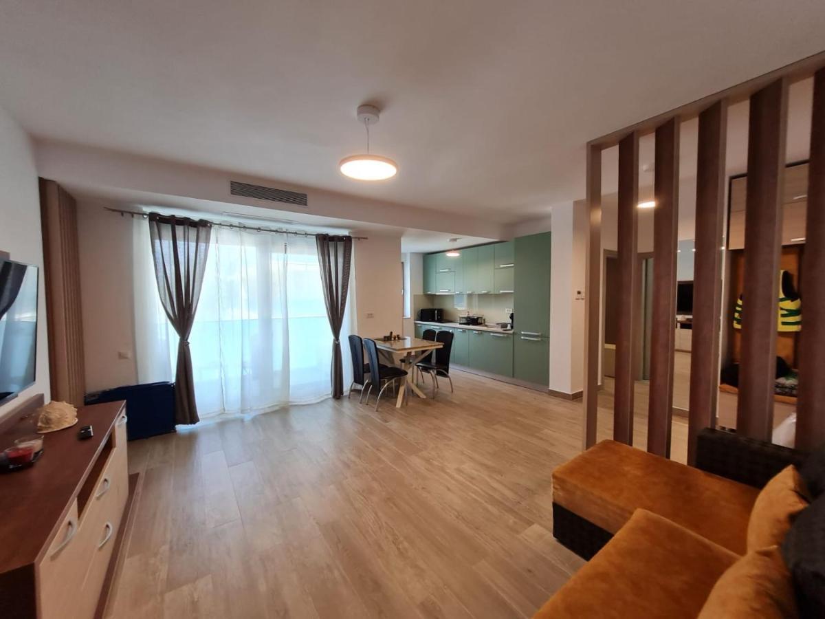 Matteo 2 Apartments Marina Surf Residence, Mamaia Nord - Navodari,1 Vedere Frontala,2 Cu Vedere Laterala La Mare Exterior photo