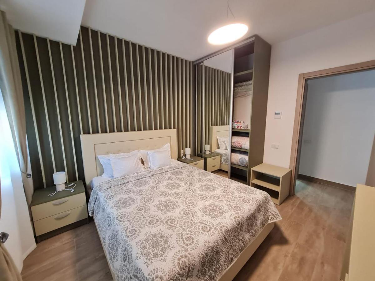 Matteo 2 Apartments Marina Surf Residence, Mamaia Nord - Navodari,1 Vedere Frontala,2 Cu Vedere Laterala La Mare Exterior photo